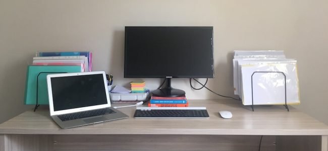Home-office-desk-without-monitor-arm-ninetynine-ways